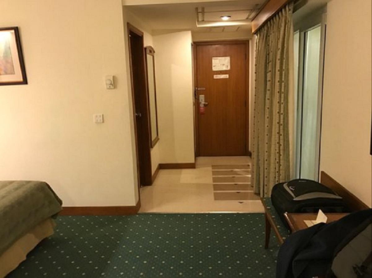 Embassy Inn, カラチ エクステリア 写真