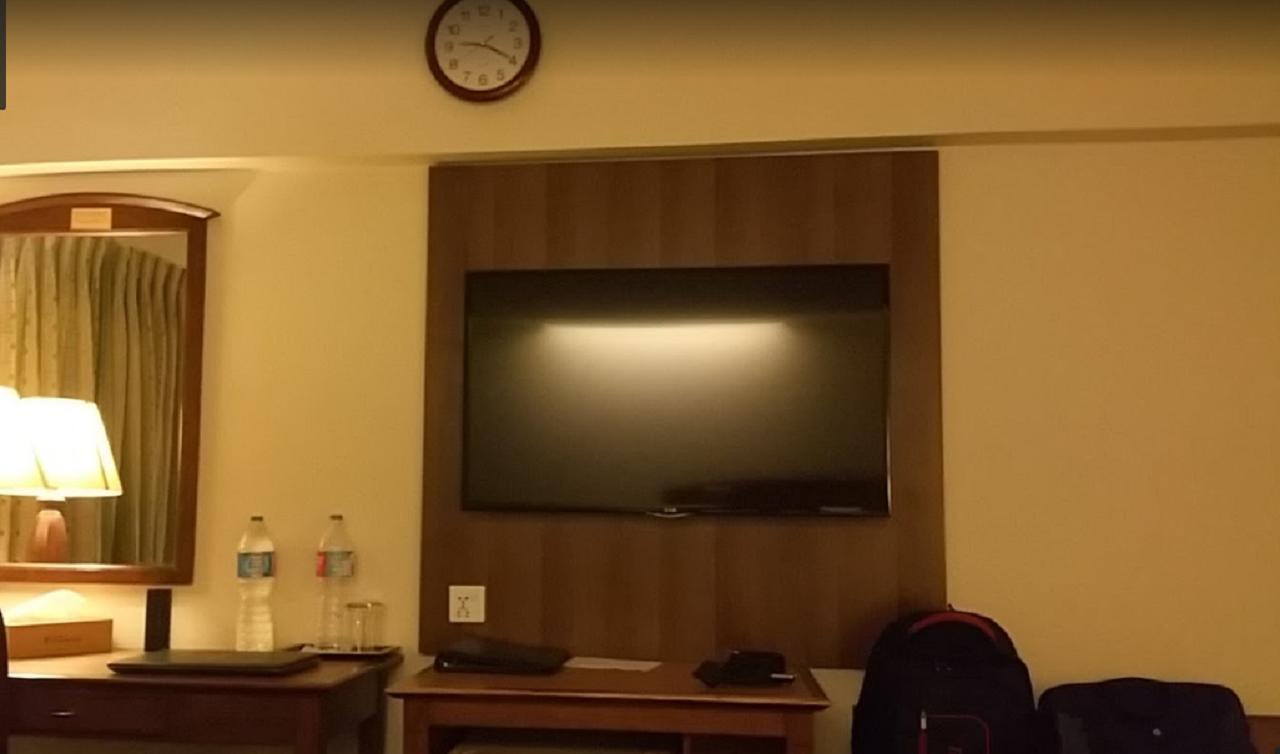 Embassy Inn, カラチ エクステリア 写真