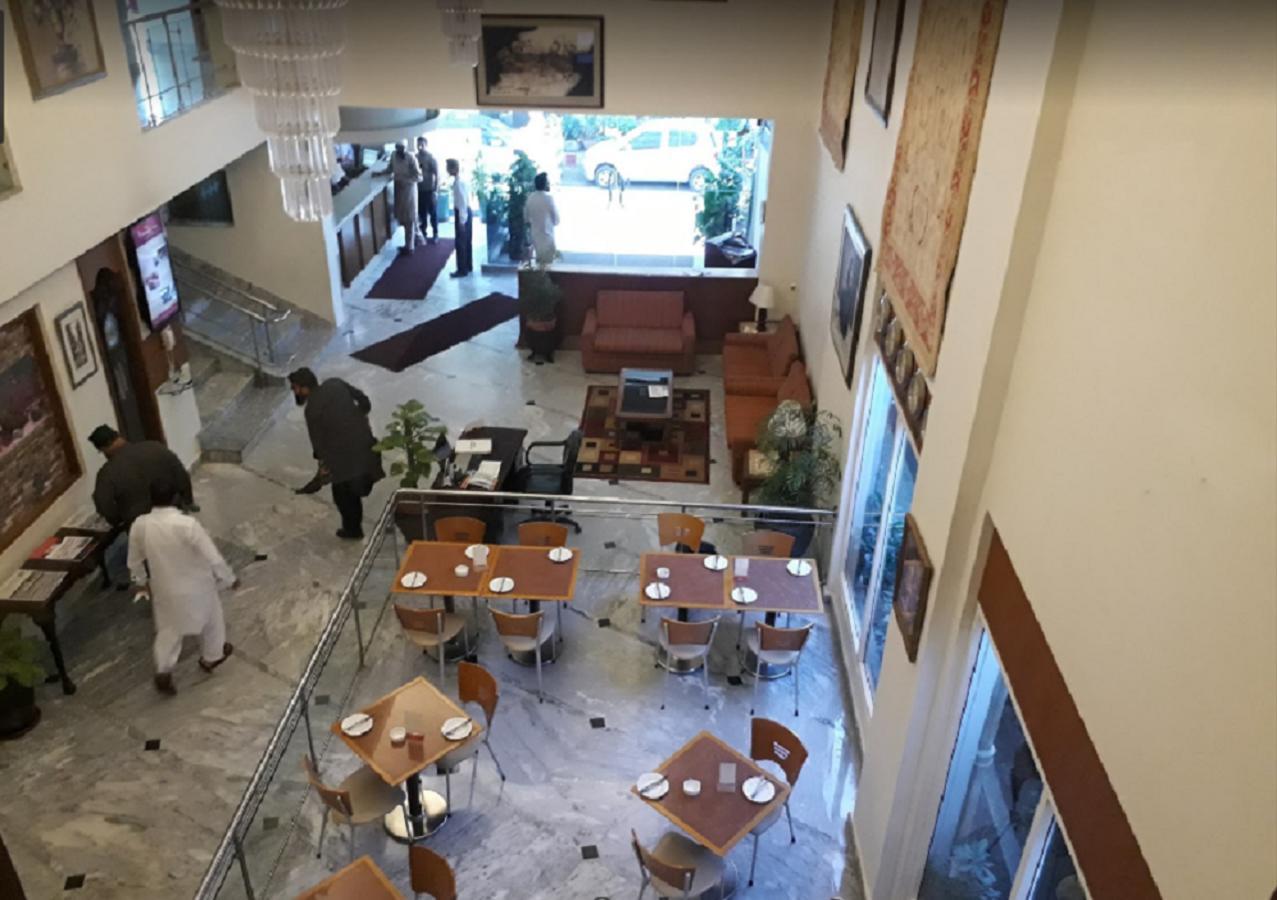 Embassy Inn, カラチ エクステリア 写真