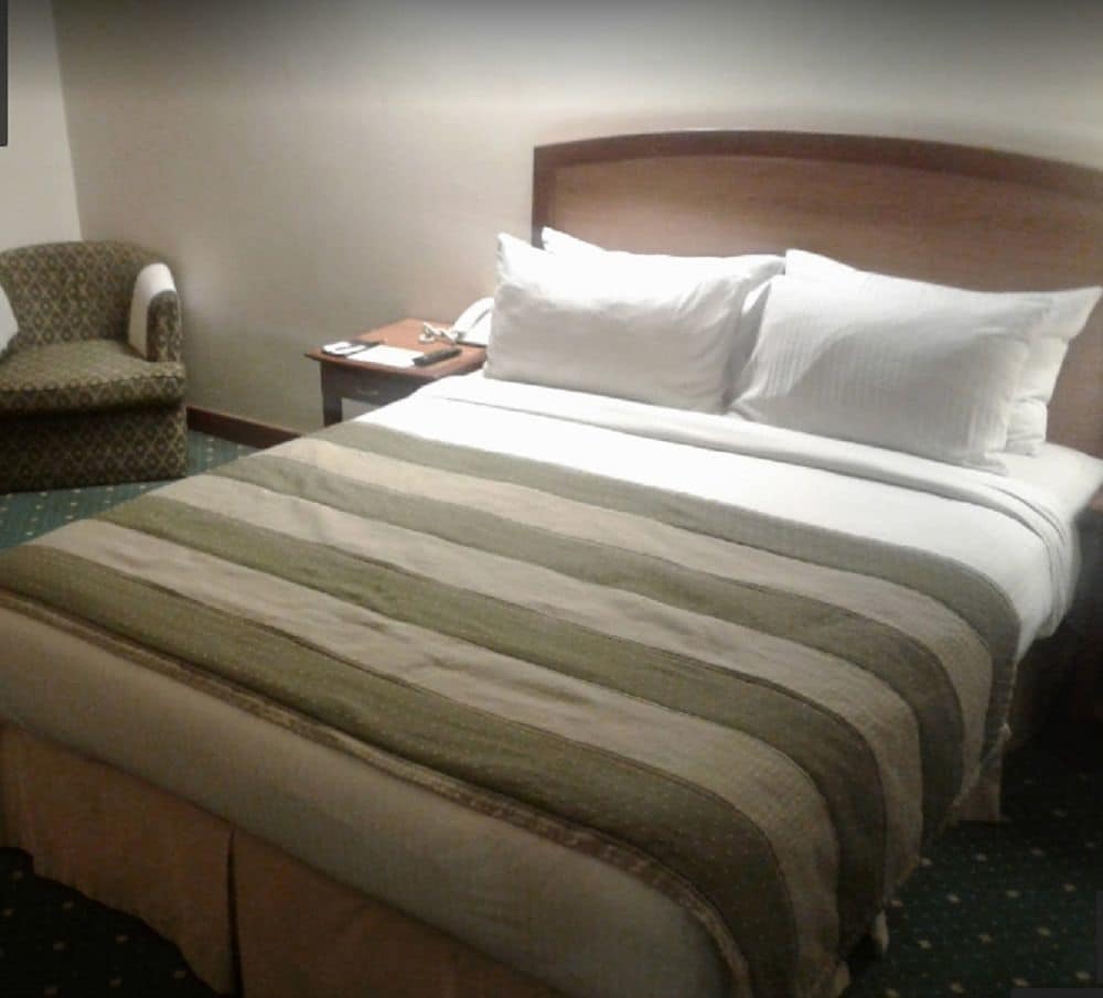 Embassy Inn, カラチ エクステリア 写真
